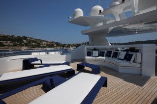 Yacht MAR - Sunbathing